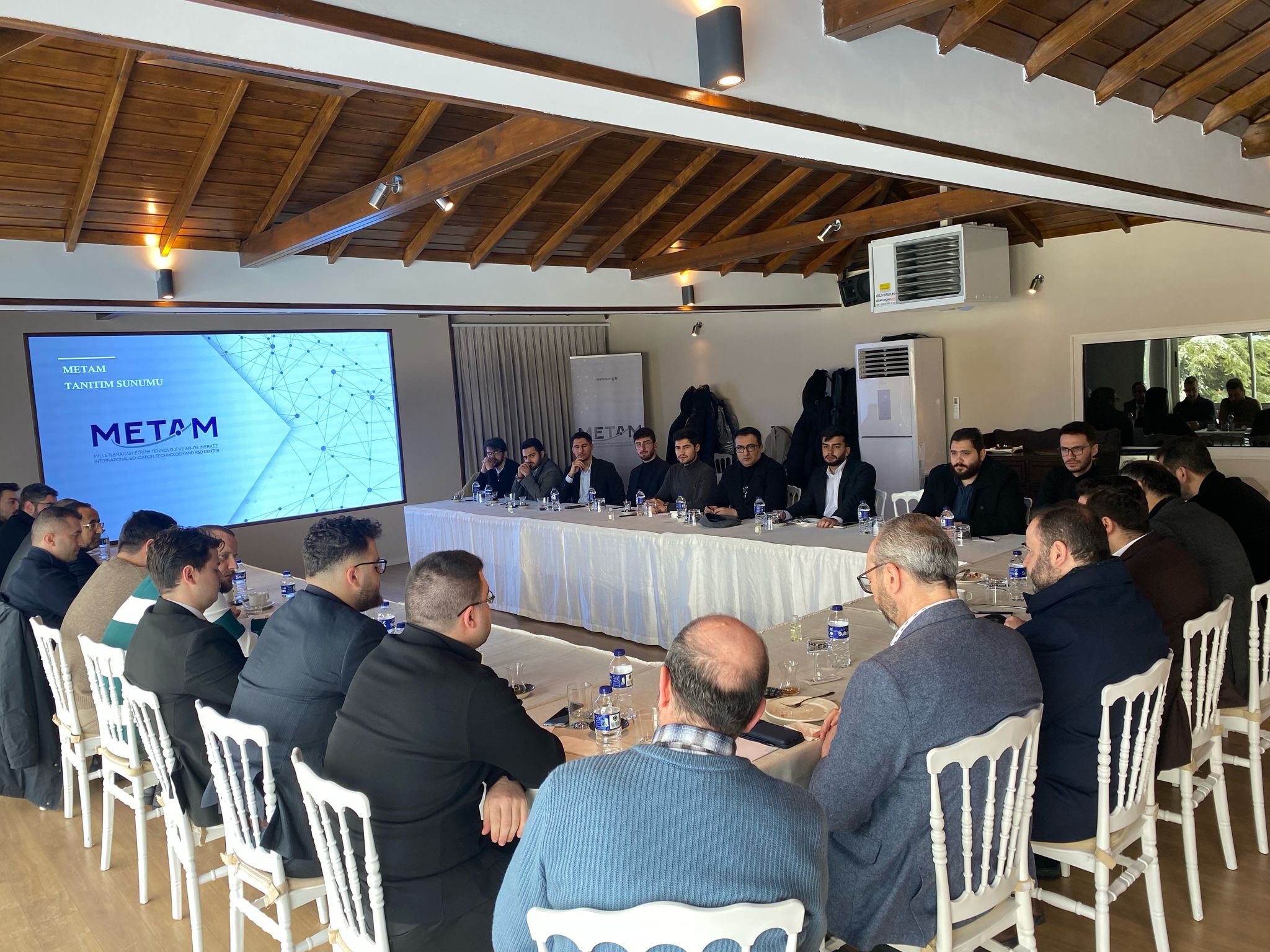 Milletlerarası Eğitim, Teknoloji ve ARGE Merkezi – METAM olarak Uluslararası Teknoloji Girişimcileri toplantısını çeşitli ülkelerden mühendis derneklerinin katılımıyla gerçekleştirildik.