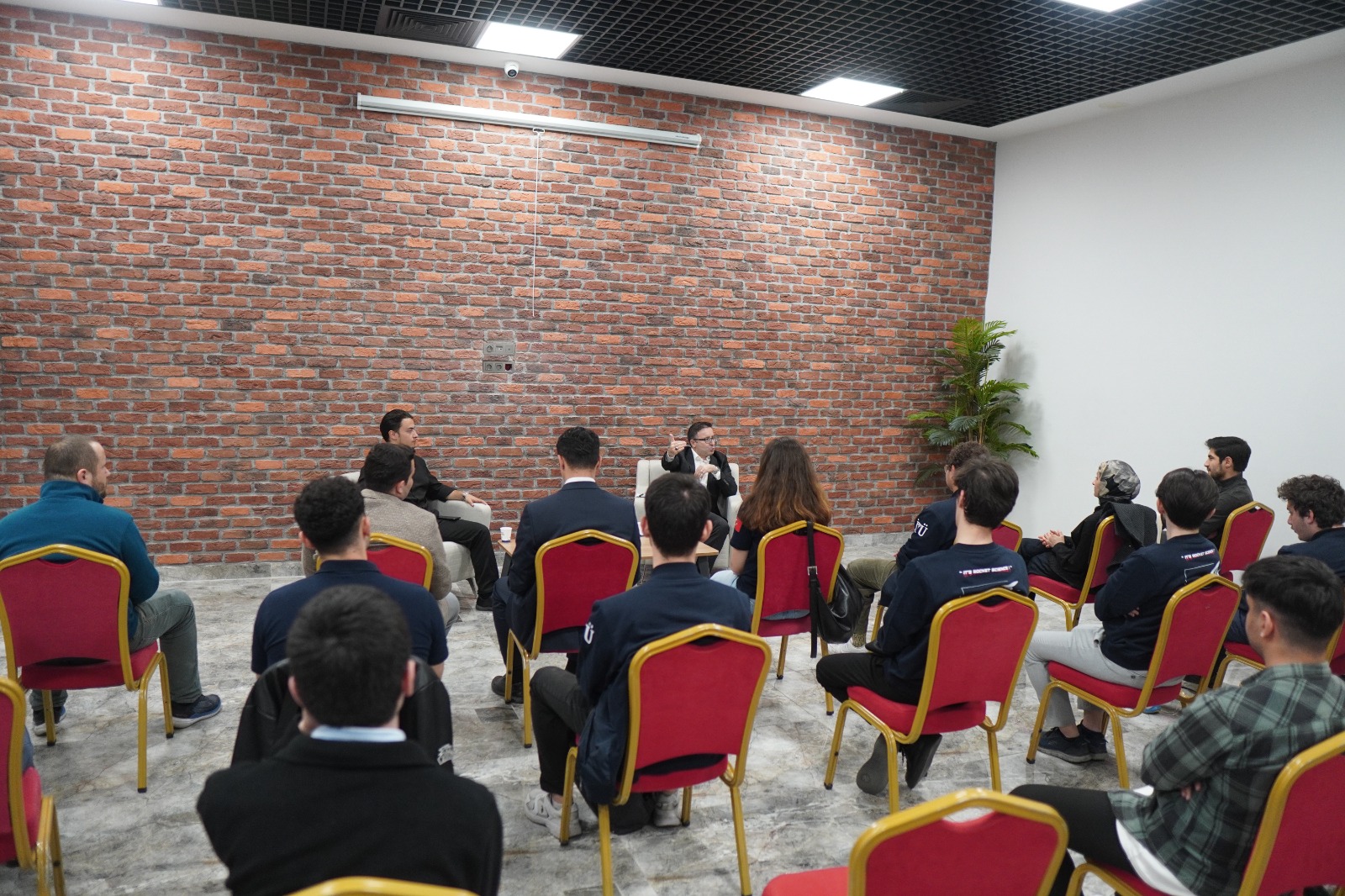 Girişimcilik Okulu Eğitimlerimiz Devam Ediyor