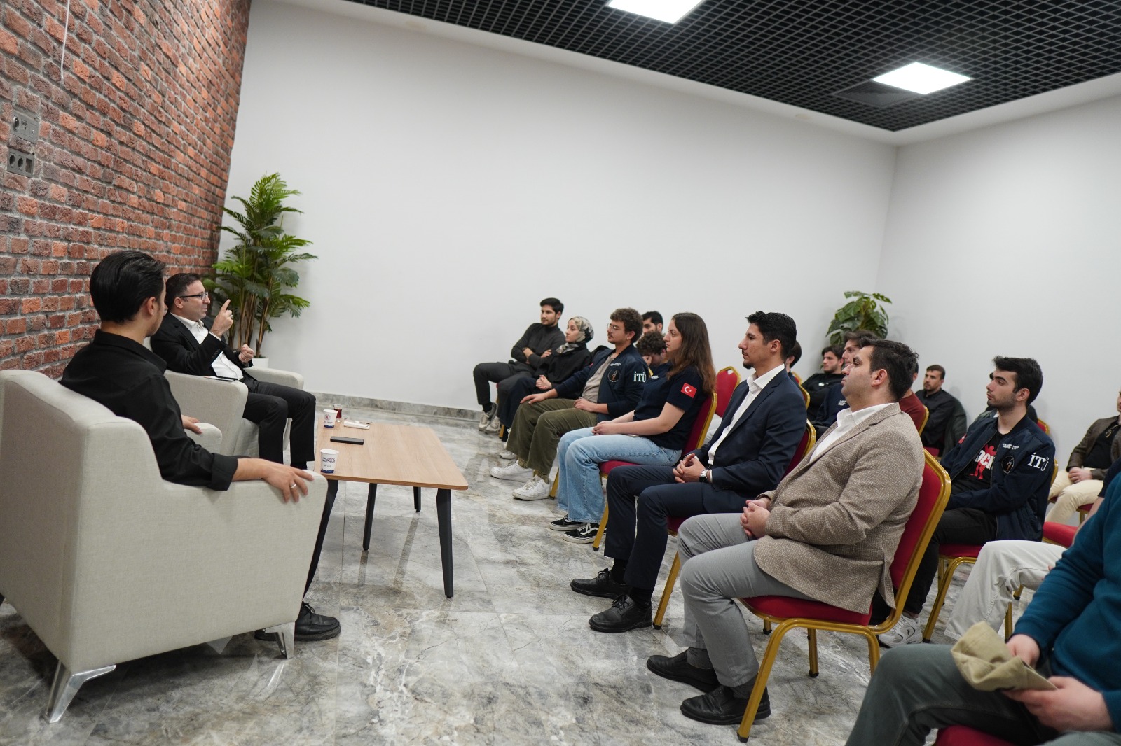 Girişimcilik Okulu Eğitimlerimiz Devam Ediyor