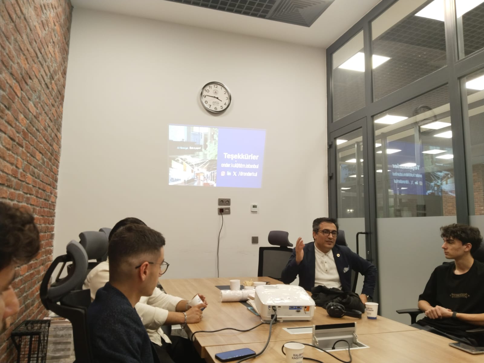 Girişimcilik okulu 4. dersinde İstanbul Ticaret Odası, BTM Genel Müdürü Önder Kul’un girişimcilik ekosistemindeki fırsatlara dair sunumunu dinledik, verimli bir toplantı gerçekleştirdi değerli katkıları için kendilerine teşekkür ederiz.