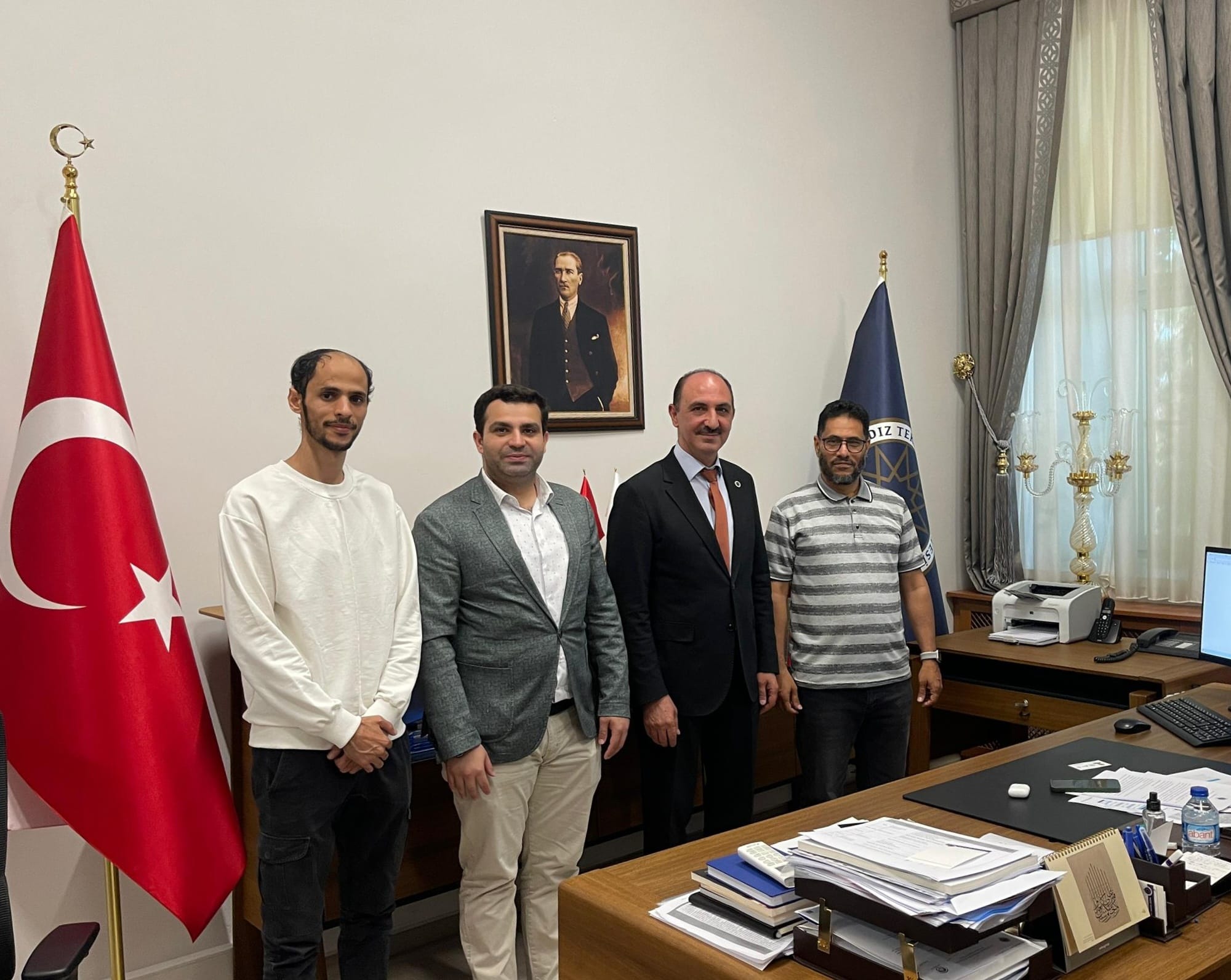 12. Uluslararası Eğitim Formu hazırlıklarımız kapsamında Yıldız Teknik Üniversitesi Rektör Yardımcısı Prof. Dr. Vatan Karakaya hocamızı forum düzenleme kurulu olarak ziyaret ederek, yapar zeka ve eğitimin dönüşen paradigması hakkındaki değerli fikirlerinden istifade ettik.